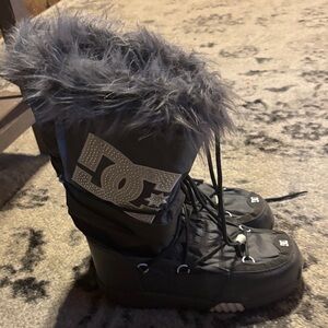 DC Black and Gray Winter Boots with Fur Trim
Snow moon boots 

Never worn.